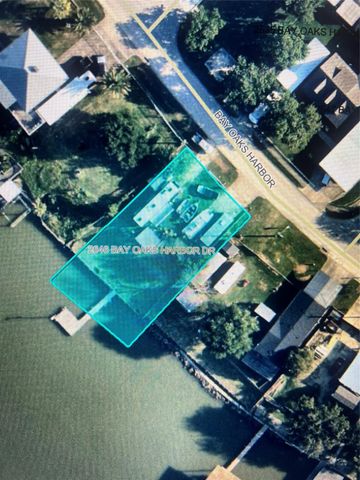 2646 Bay Oaks Harbor Drive, Baytown, TX 77523