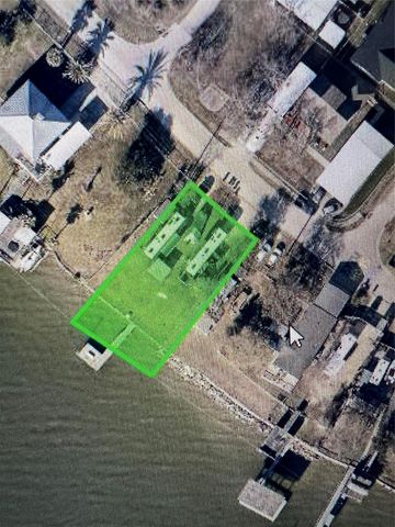 2646 Bay Oaks Harbor Drive, Baytown, TX 77523