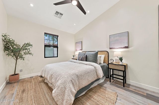 358 E WHITTON Avenue, Phoenix, AZ 85012