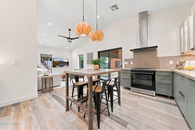 358 E WHITTON Avenue, Phoenix, AZ 85012