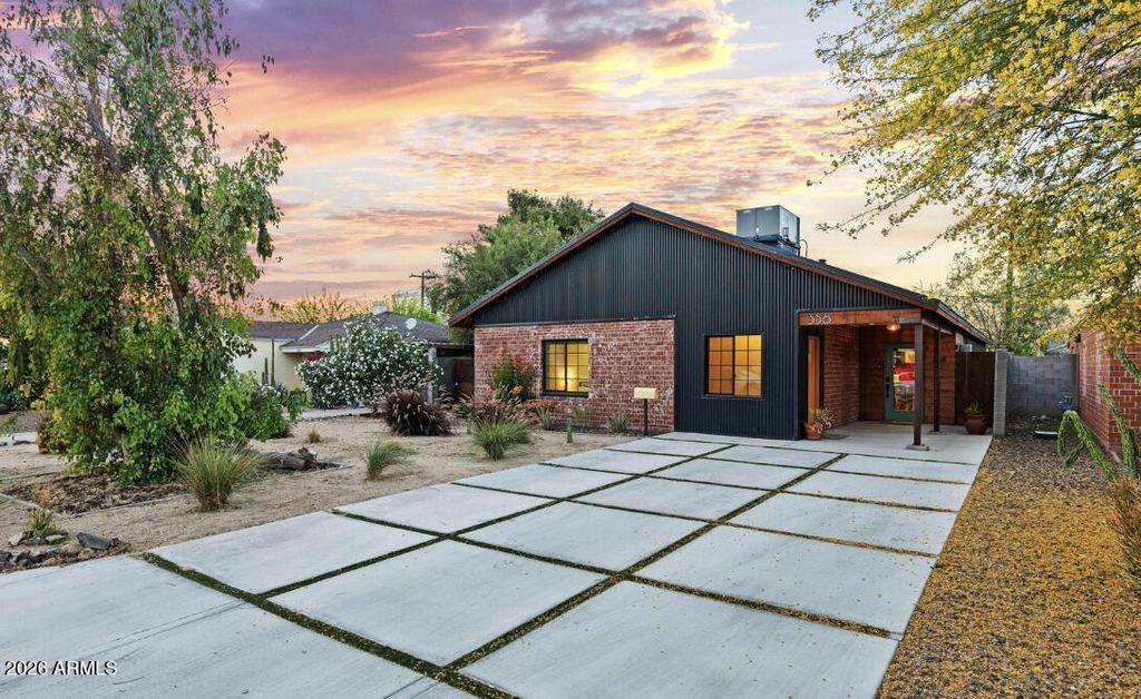 358 E WHITTON Avenue, Phoenix, AZ 85012