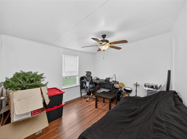 243 Highline DR, Bastrop, TX 78602