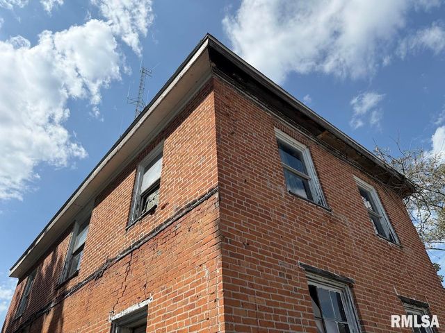 217 N MARKET Street, Golconda, IL 62938