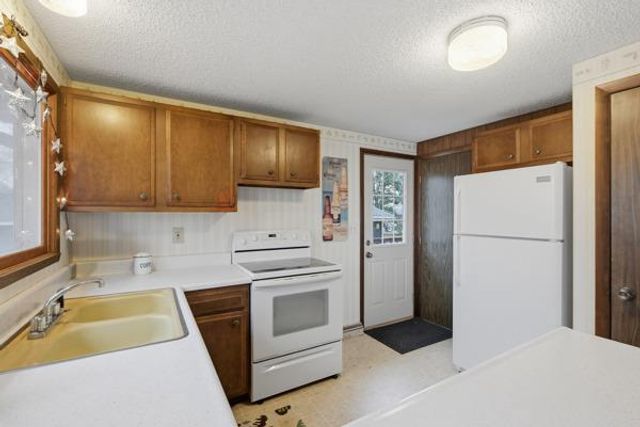 366 Abington Court, Nekoosa, WI 54457