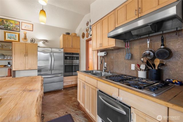 5375 Shore Meadow Road, Freeland, WA 98249