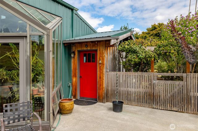 5375 Shore Meadow Road, Freeland, WA 98249