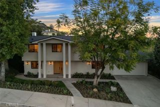 24621 Calvert Street, Woodland Hills, CA 91367