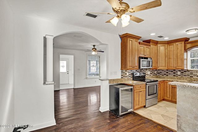 3052 COLLEGE Street, Jacksonville, FL 32205