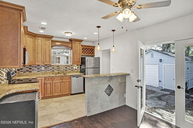 3052 COLLEGE Street, Jacksonville, FL 32205