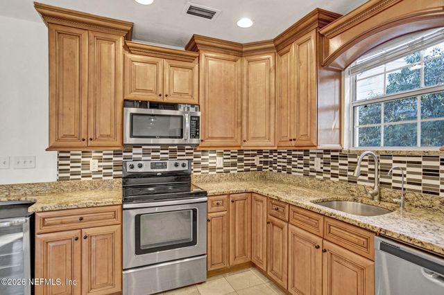 3052 COLLEGE Street, Jacksonville, FL 32205