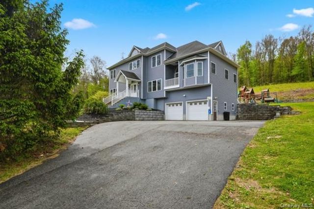 45 Whitetail Run, Chester, NY 10918