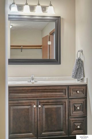 7343 N 19 Street, Lincoln, NE 68521