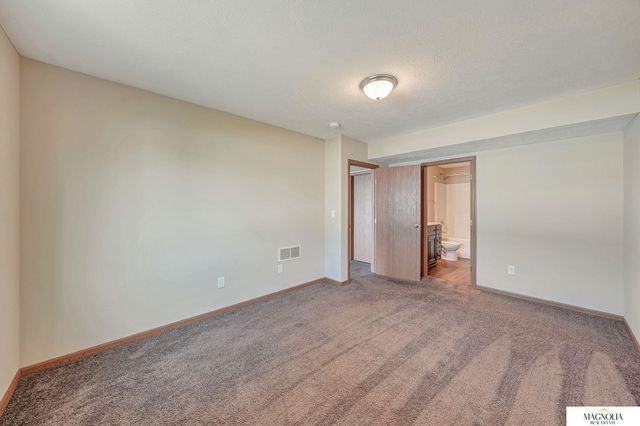 7343 N 19 Street, Lincoln, NE 68521