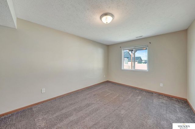 7343 N 19 Street, Lincoln, NE 68521