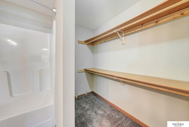 7343 N 19 Street, Lincoln, NE 68521