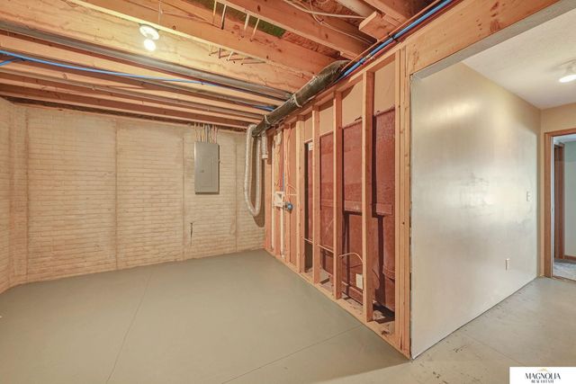 7343 N 19 Street, Lincoln, NE 68521