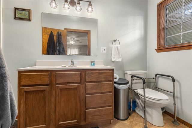 261 S Lake Park Loop, Mountain Home, AR 72653