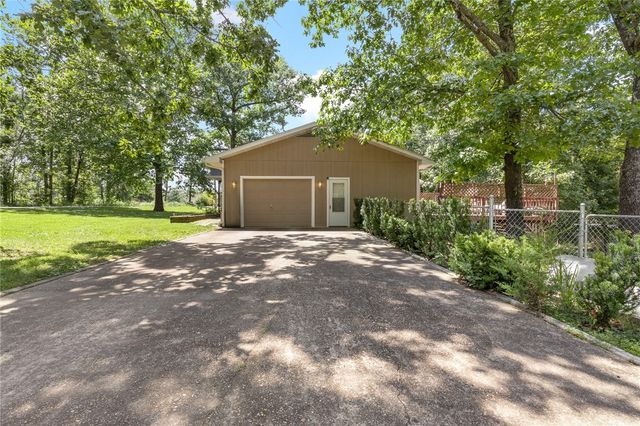 261 S Lake Park Loop, Mountain Home, AR 72653
