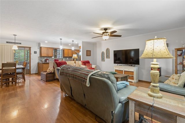 261 S Lake Park Loop, Mountain Home, AR 72653