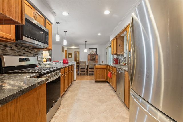 261 S Lake Park Loop, Mountain Home, AR 72653