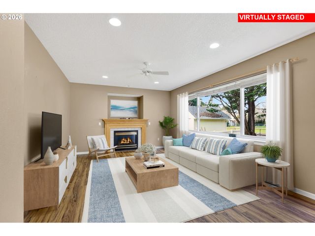 101 W Johanna Ct, Newberg, OR 97132