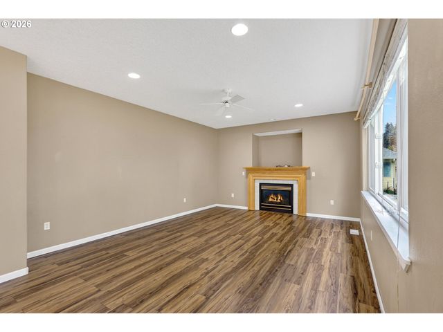 101 W Johanna Ct, Newberg, OR 97132