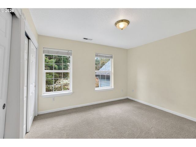 101 W Johanna Ct, Newberg, OR 97132