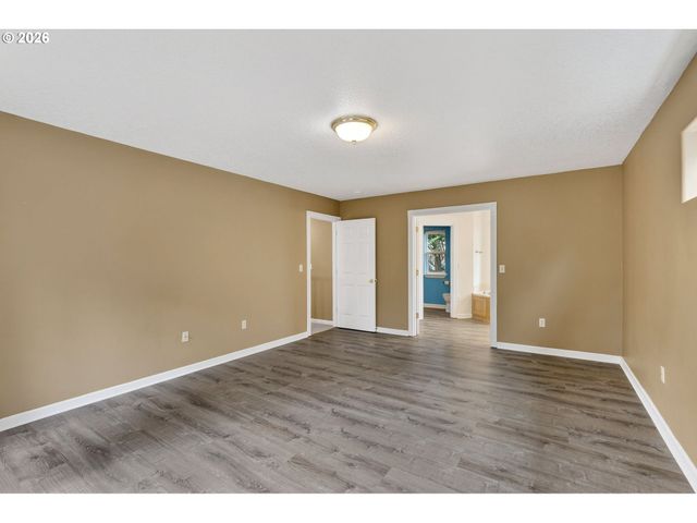 101 W Johanna Ct, Newberg, OR 97132