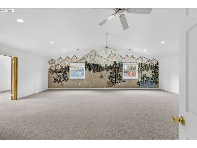 101 W Johanna Ct, Newberg, OR 97132