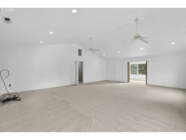 101 W Johanna Ct, Newberg, OR 97132