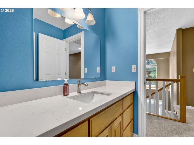 101 W Johanna Ct, Newberg, OR 97132
