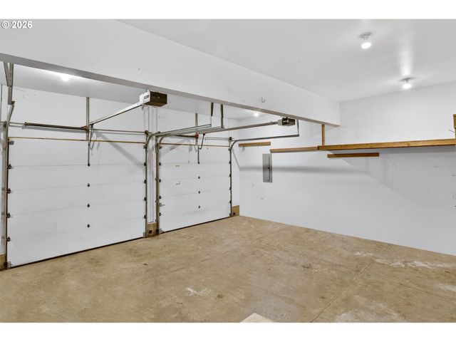 101 W Johanna Ct, Newberg, OR 97132