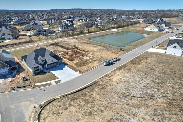 2740 E 135th Drive S, Bixby, OK 74008