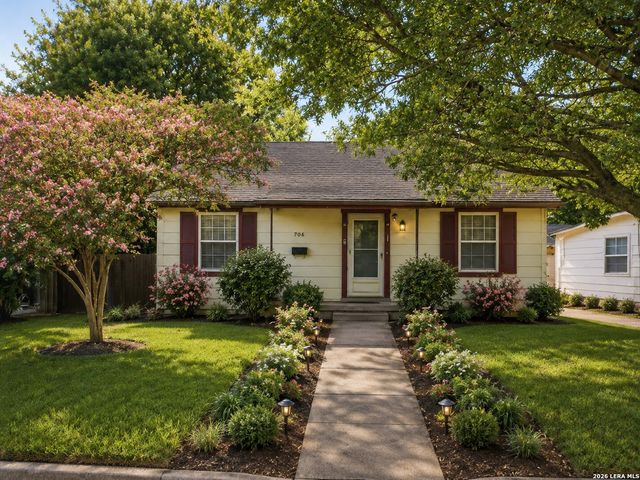 706 W Lullwood, San Antonio, TX 78212