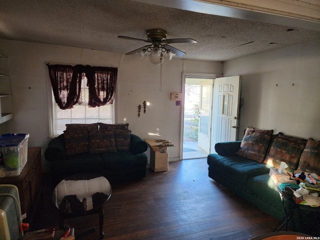 706 W Lullwood, San Antonio, TX 78212