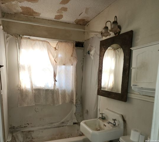 706 W Lullwood, San Antonio, TX 78212