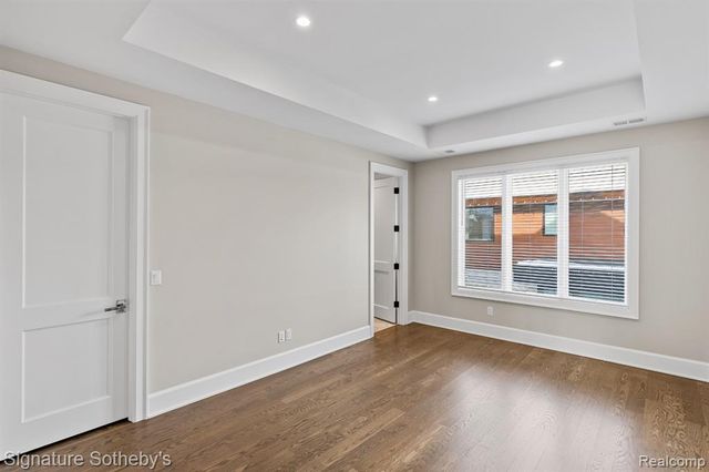 1295 Lakeside Drive, Birmingham, MI 48009