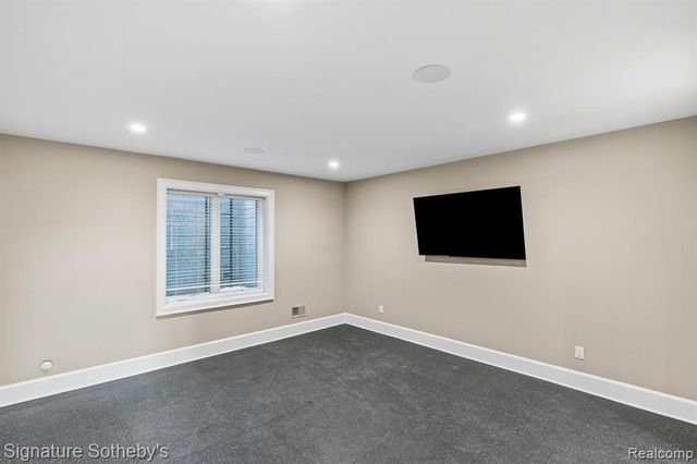 1295 Lakeside Drive, Birmingham, MI 48009