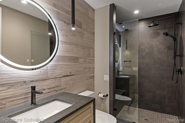 1295 Lakeside Drive, Birmingham, MI 48009