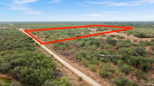 6 CR 171, Nixon, TX 78140