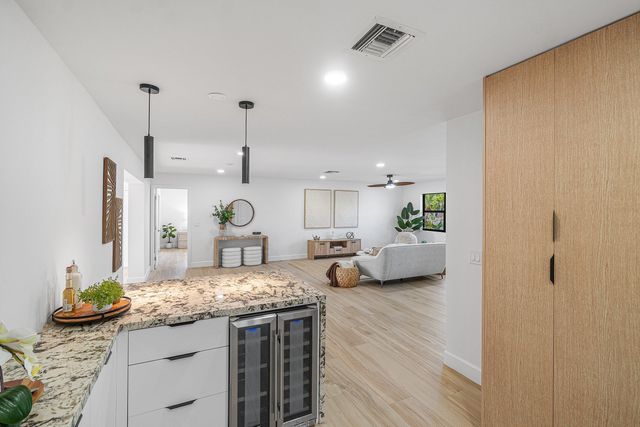 2538 SW 13th Court, Boynton Beach, FL 33426
