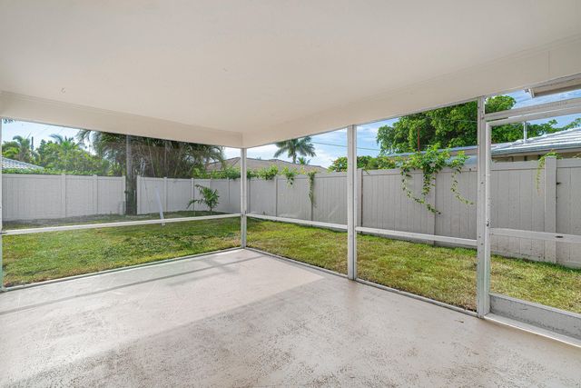 2538 SW 13th Court, Boynton Beach, FL 33426