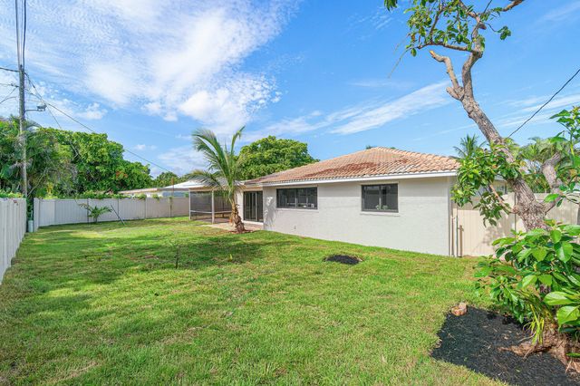 2538 SW 13th Court, Boynton Beach, FL 33426