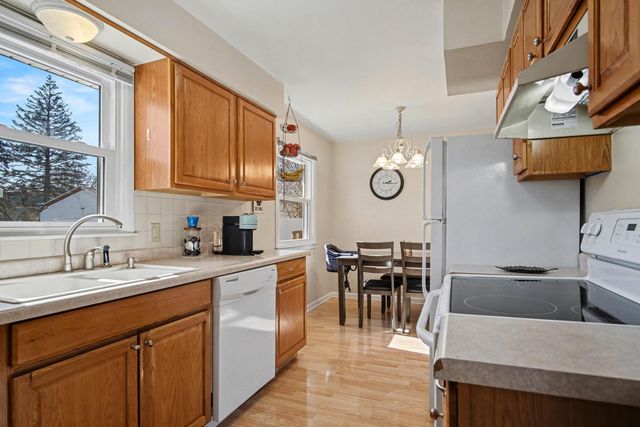 962 42nd Street SW, Wyoming, MI 49509