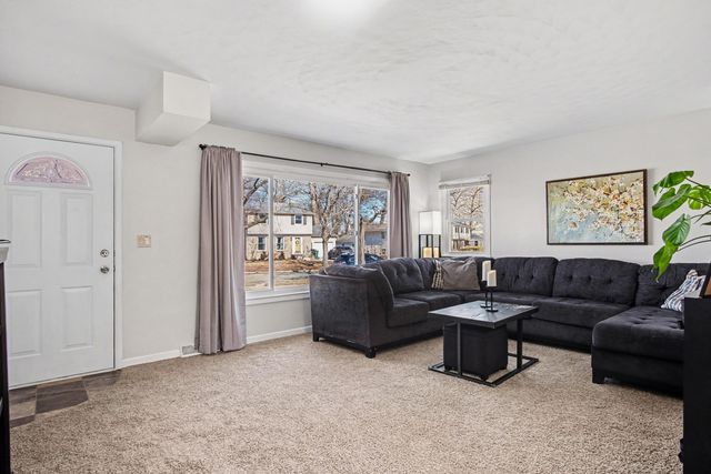 962 42nd Street SW, Wyoming, MI 49509