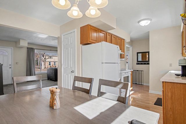 962 42nd Street SW, Wyoming, MI 49509