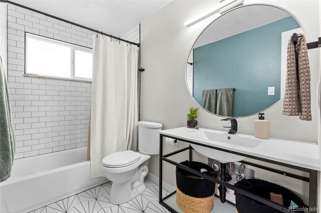 200 Dianna Drive, Lone Tree, CO 80124