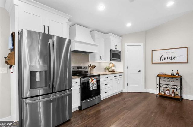 8960 Browns Bridge Road, Gainesville, GA 30506