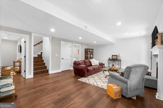 8960 Browns Bridge Road, Gainesville, GA 30506