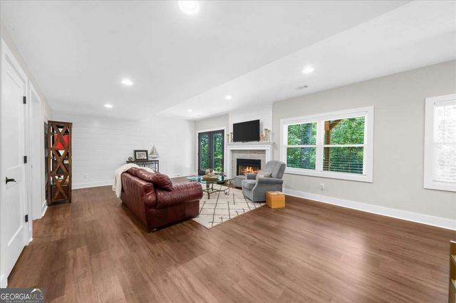 8960 Browns Bridge Road, Gainesville, GA 30506